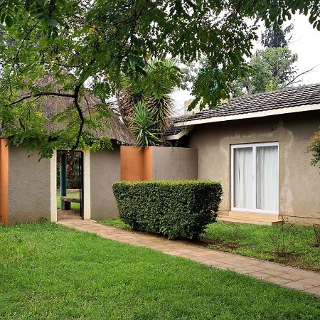 Silken Trap Accommodation No Loadshedding Joanesburgo Exterior foto