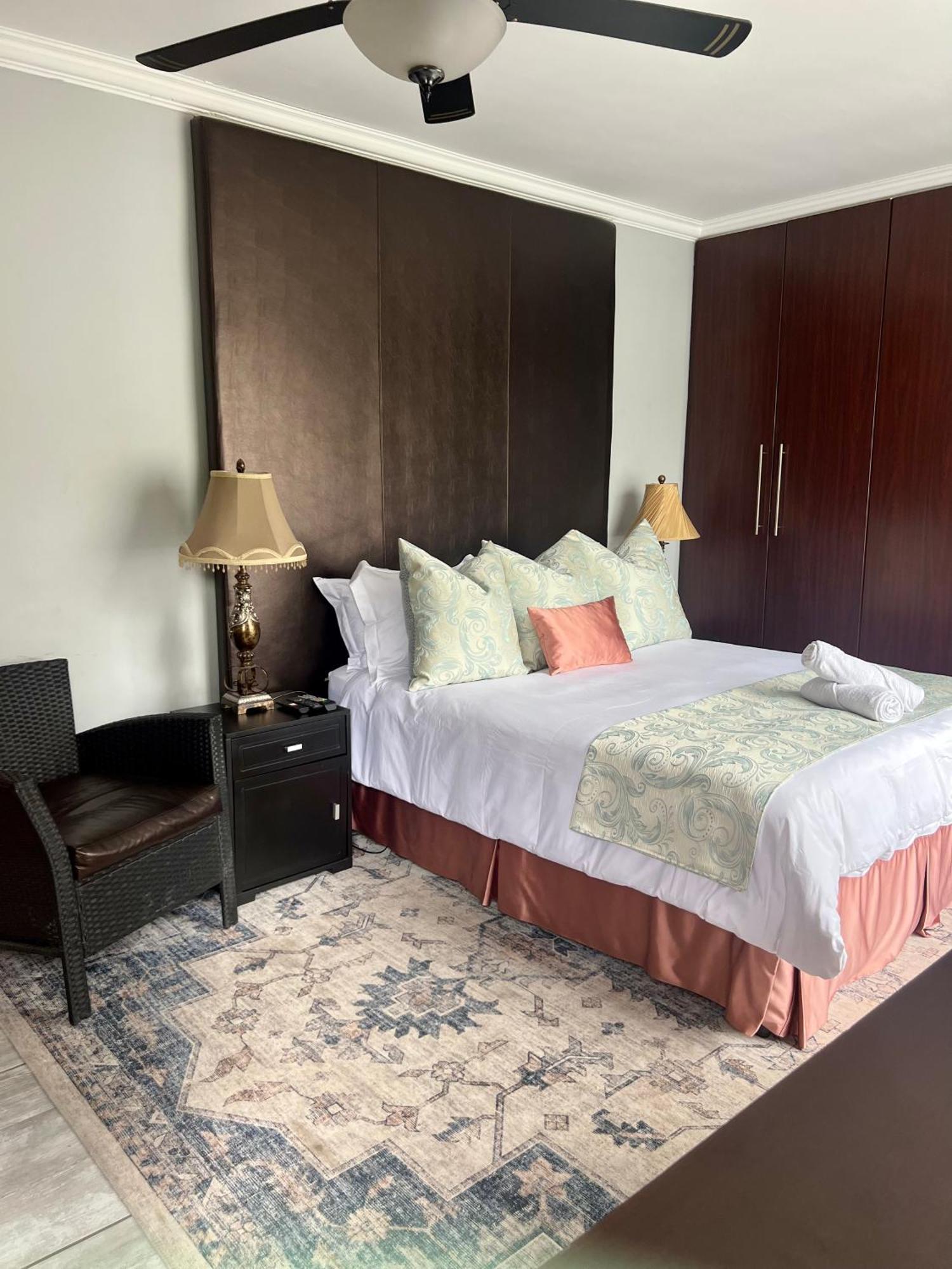Silken Trap Accommodation No Loadshedding Joanesburgo Exterior foto