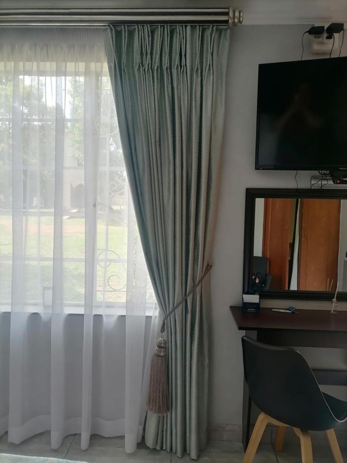 Silken Trap Accommodation No Loadshedding Joanesburgo Exterior foto
