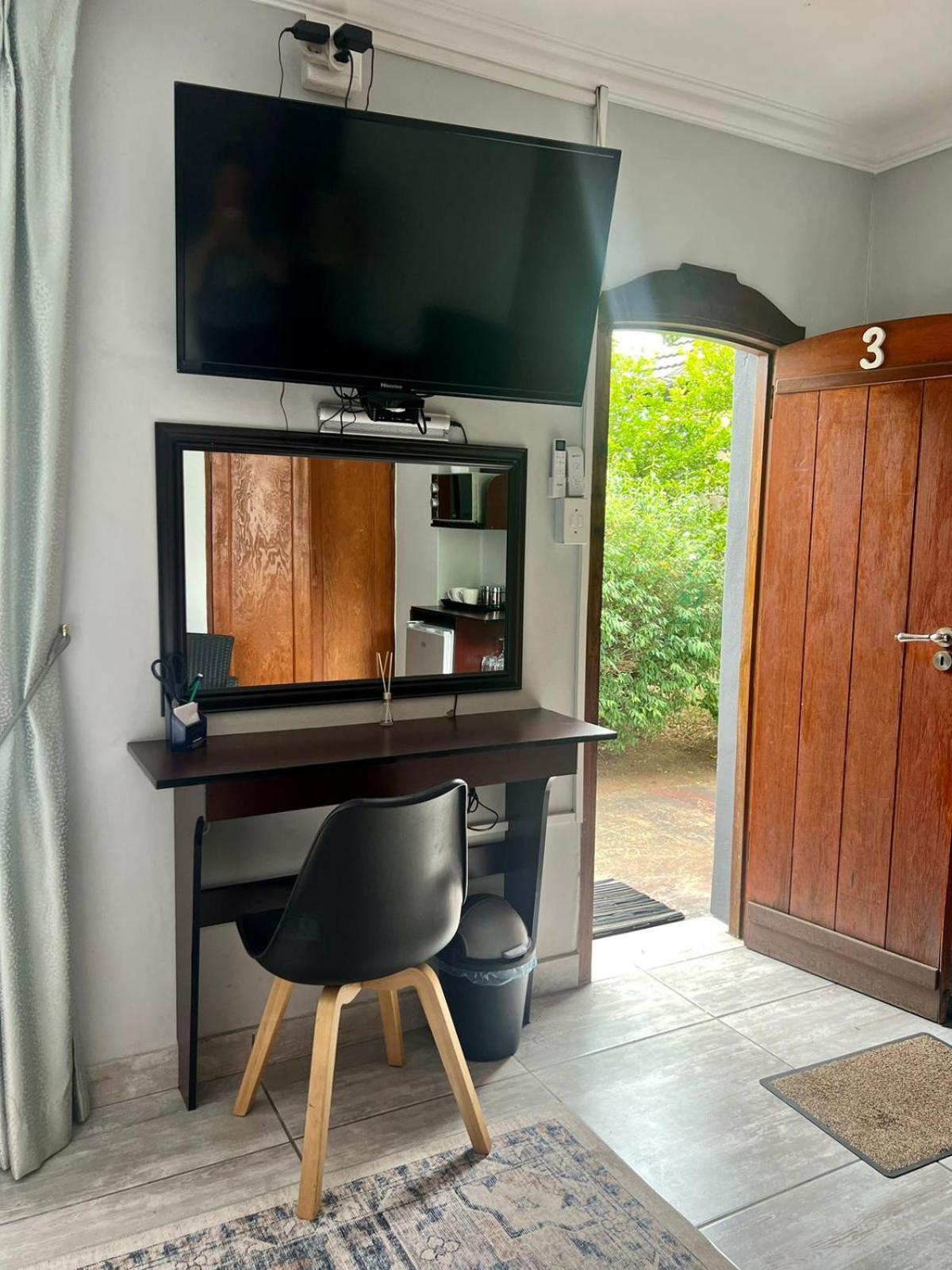 Silken Trap Accommodation No Loadshedding Joanesburgo Exterior foto