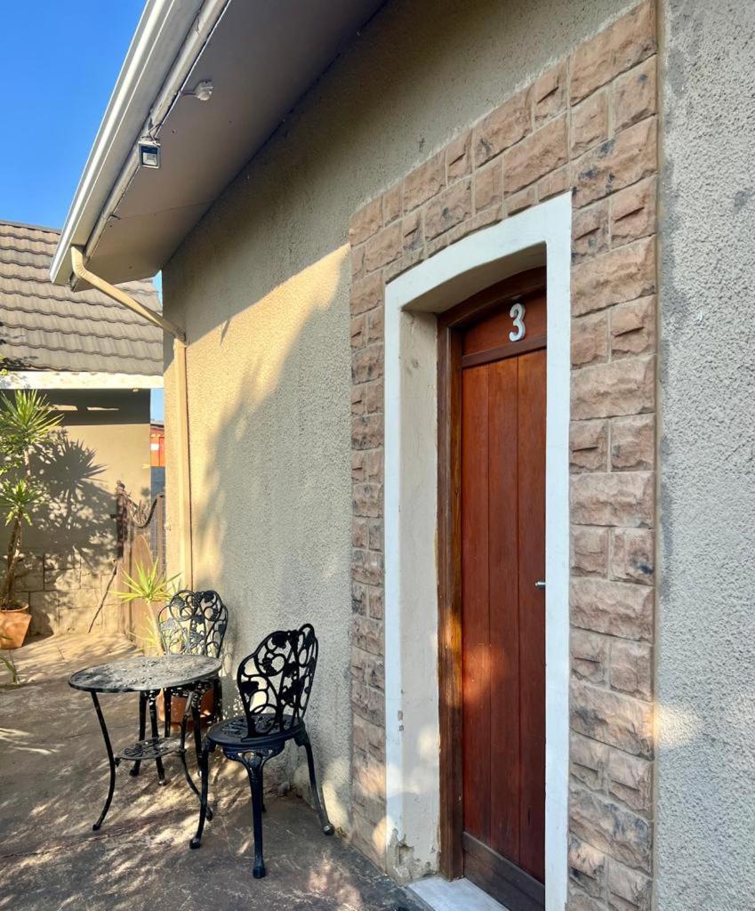 Silken Trap Accommodation No Loadshedding Joanesburgo Exterior foto