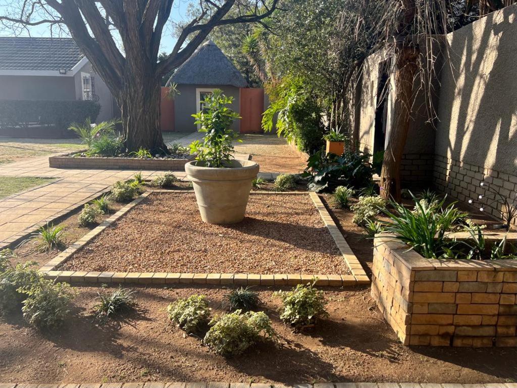 Silken Trap Accommodation No Loadshedding Joanesburgo Exterior foto