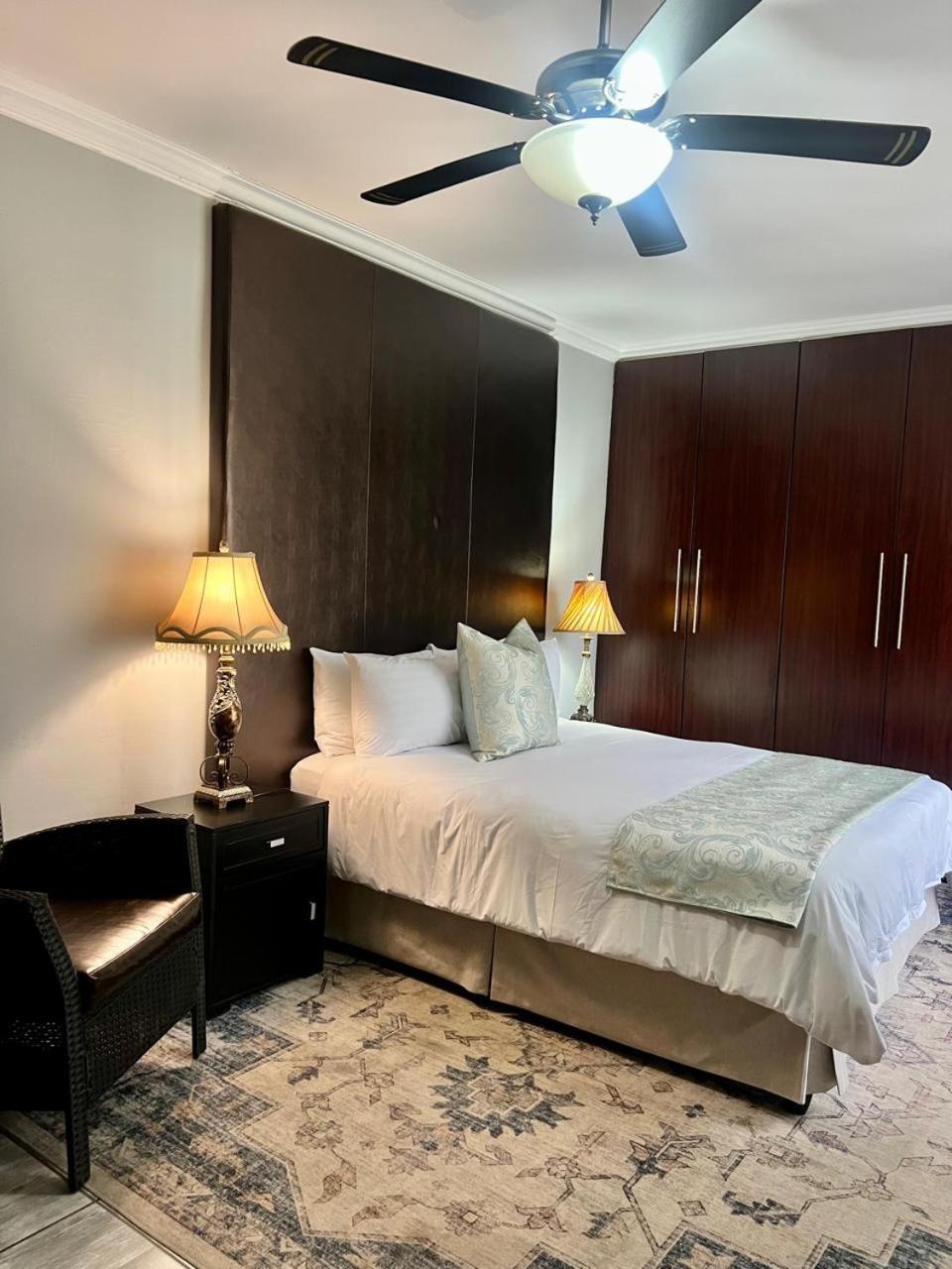 Silken Trap Accommodation No Loadshedding Joanesburgo Exterior foto